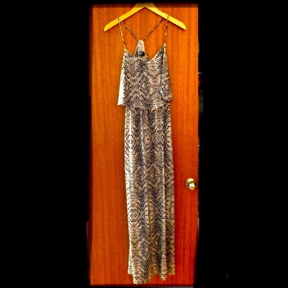 GUESS maxi dress size 4 - Picture 2 of 4